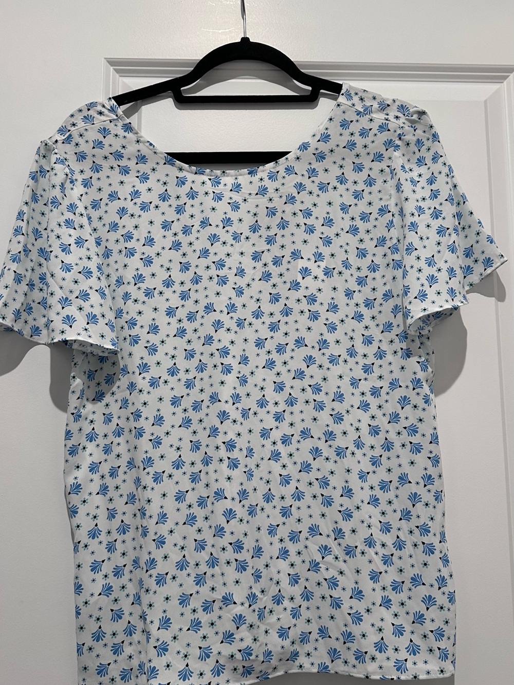 LOFT White with Blue Florals Short-Sleeve Blouse